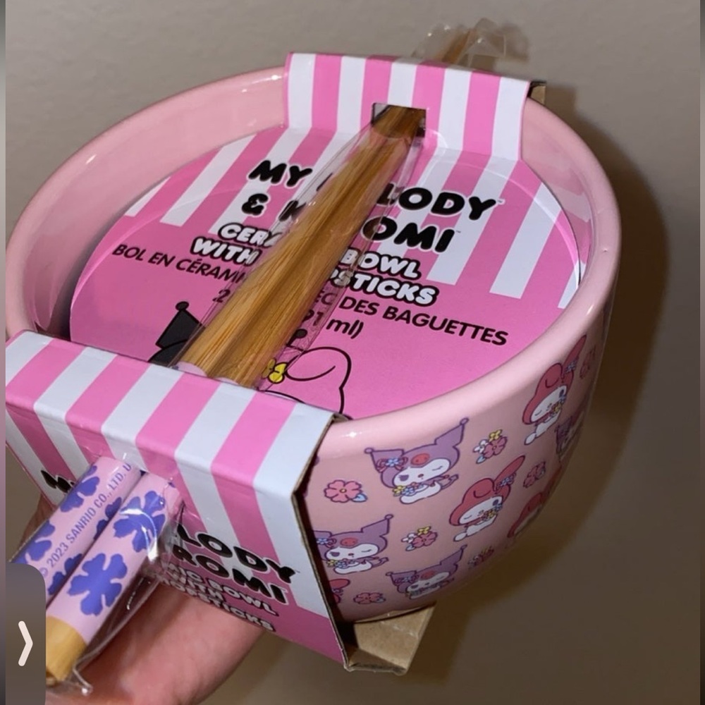 Hello Kitty Noodle Bowl with Chopsticks